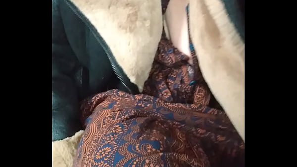 Wife and fuck buddy in back of car in public carpark - fb1