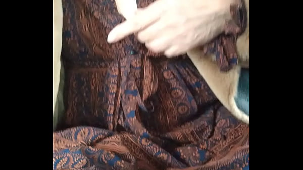 Wife and fuck buddy in back of car in public carpark - fb1
