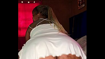 Slow mo twerking ass clap