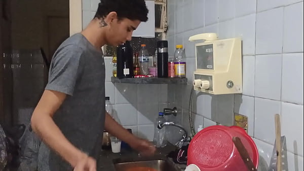 Download Video - Ela Convence O Meio Irm&atilde;o a Fuder Bem Gostoso Ela Enquanto Seus Pais N&atilde;o Estavam