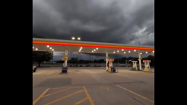 Storms rolling in!!! Anyone on here an actual storm/tornado chaser?! I'm dead serious about that too. My step mom and I used t ...