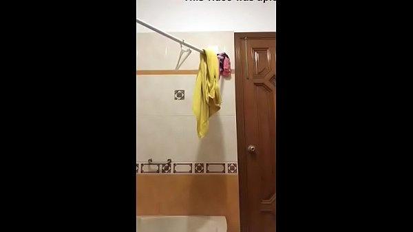 Download Video - Desi big boobs teen showing herself