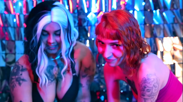 Lezzie BFF - Anal Lesbian 3Some