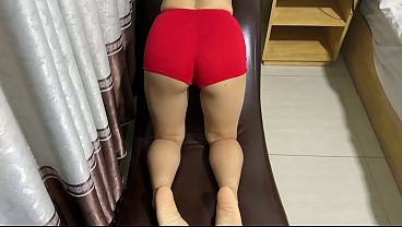 My butt is so fine with red pant
