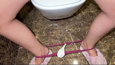 Lots of peeing and dirty pads! Nice panties! 19 sec