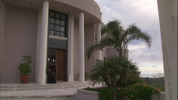 Vanessa Figueroa is one of those gals you see walking down the street and want to bang in...