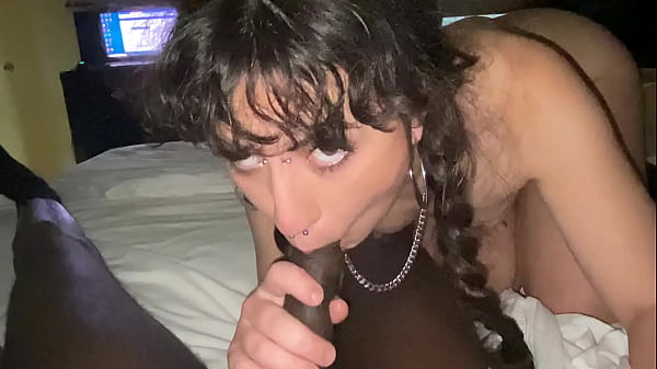 Sexy Head Hunter sucks big black dick
