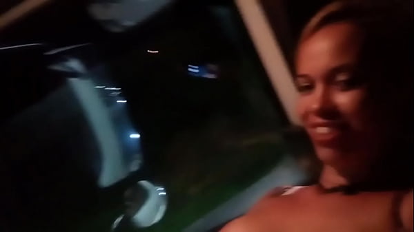 Download Video - Peguei uma Carona com o Caminhoneiro e toquei uma Siririca na Boleia&period;