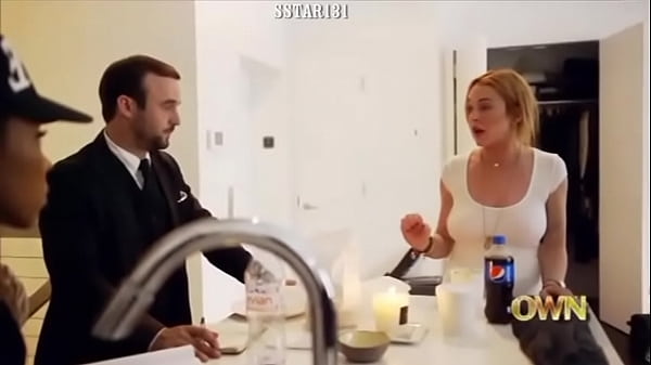 Lindsay Lohan  - bouncing boobs!