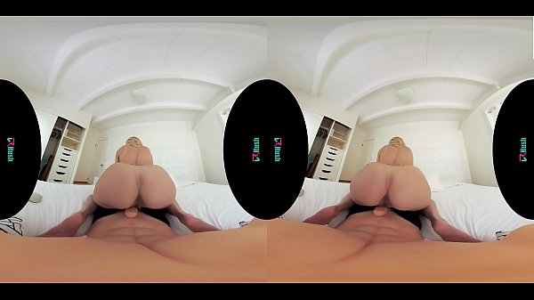 VRHUSH Brandi Love masturbating in virtual reality
