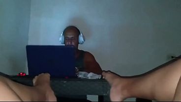 I masturbate my fat pussy and juice in front of my perverted brother-in-law while my cuckold husband works 10 min