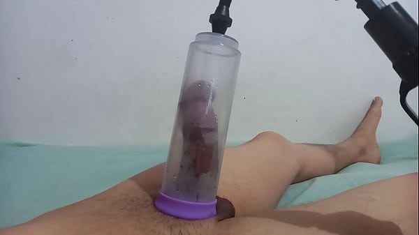 Download Video - succiono la polla con la bomba