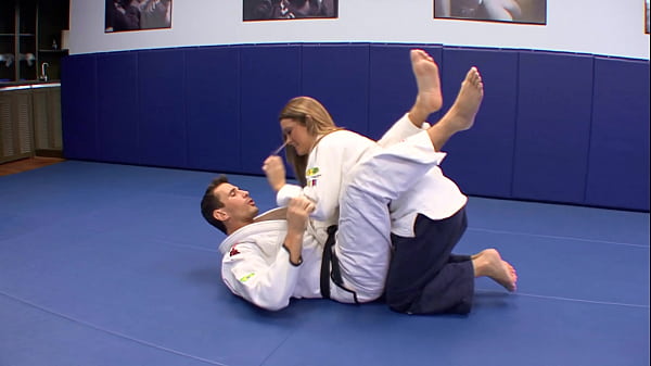 Petite Asian Lucy Fucks In The Gym