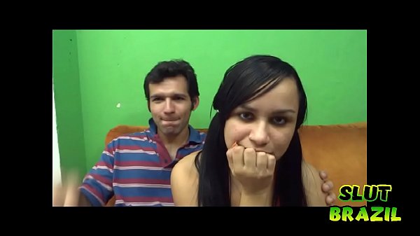 Download Video - Morena muito vadia realizando a fantasia de um f&atilde; do canal