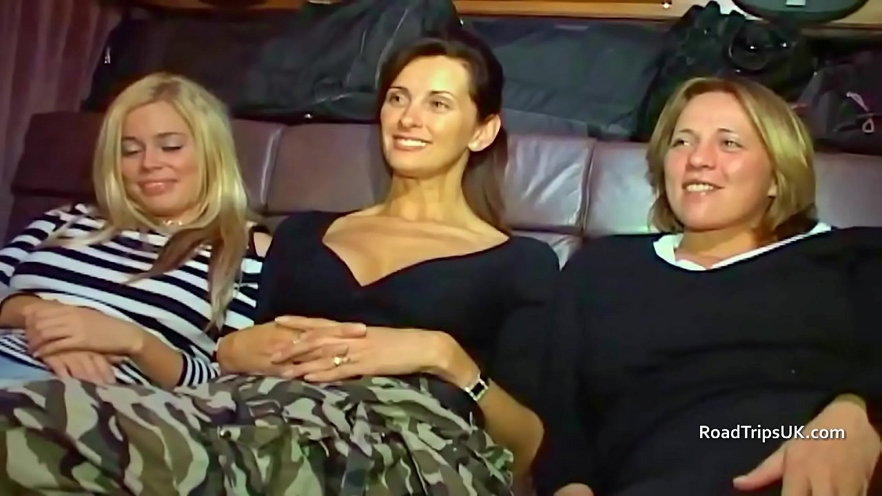 Angie, Anabel y Alicia en la camioneta
                    milf blowjob amateur chubby threesome pussy licking van car british marino alicia rhodes roadtrips angie george anabel moon muchos negros