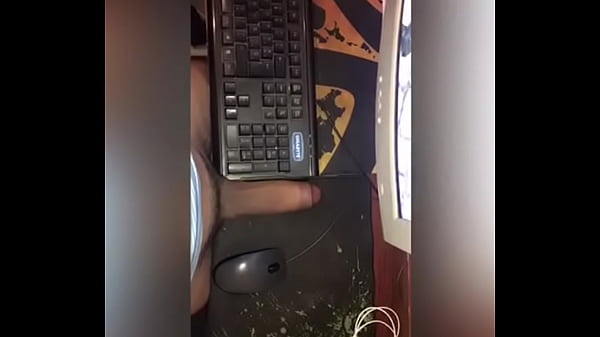 Download Video - Cuando estoy solo me grabo la pija