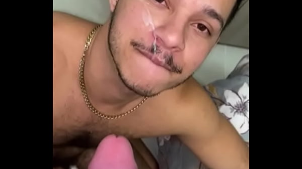 Download Video - Ele socou 24cm de Pau no meu rabo e gozou meio Litro na minha cara