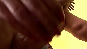 ナイリングの男のクソ穴をいくつかのポーズで