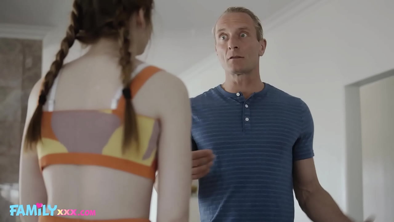 Hijastra demuestra que puede chuparlo bien (Reese Robbins)
                    teen hardcore boobs blowjob teacher taboo step muchos negros