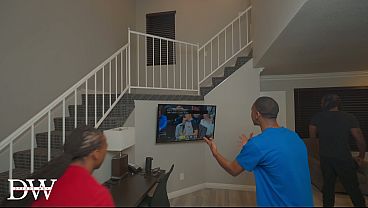 Naomi Korae Interrupts BBC Bulls' Game Night for Rough 3-Hole Airtight Gangbang Stretching