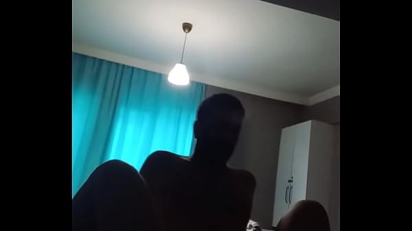 Tini lány keményen megdugva otthon