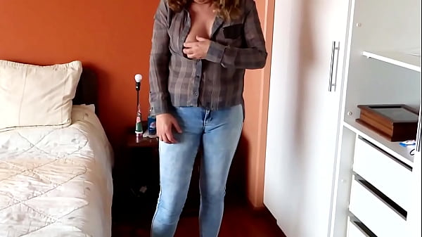 My stepmother always pleases me, she gives me her ass so I can cum three times.