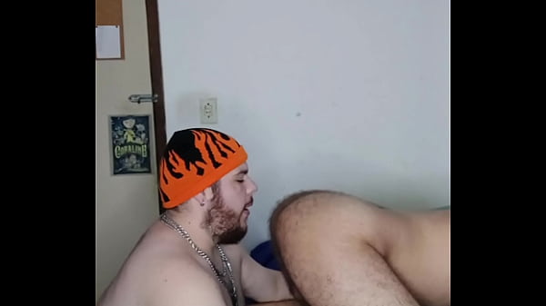 Download Video - Pr&eacute;via- Comendo o Rabo do Hetero Peludo Sem Capa &lpar;COMPLETO NO SHERR E RED&rpar;