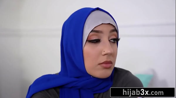 Download Video - Beautiful Muslim Teen Gets Horny Celebrating Her First Mardi Gras