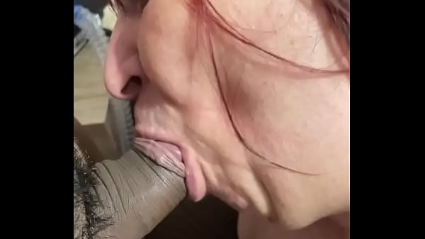 Download Video - Coolmarina El vecino no soporta escucharme y viene a follarme