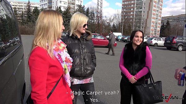 Download Video - Pick-Up Babe Gets Loads of Jizz on her Ass after Shaking it on his Shaft