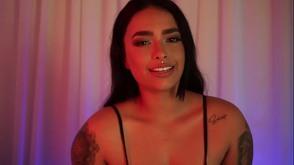 Latin chick with big ass blows dad´s friend
