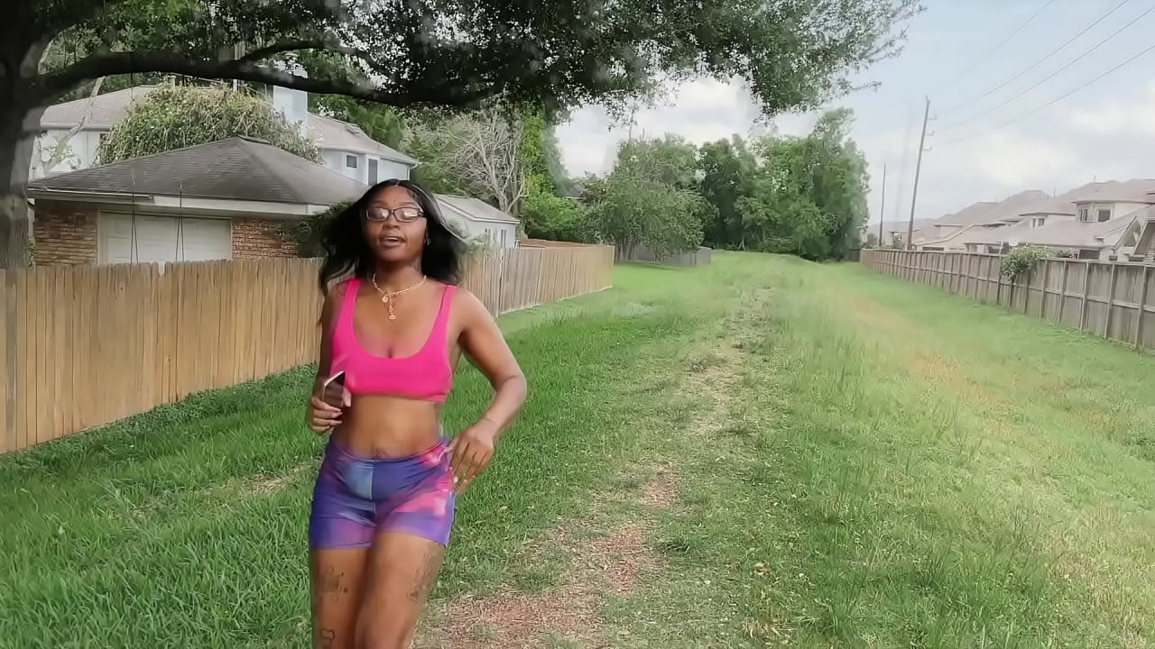 Los extraterrestres aman los agujeros del botín de las chicas negras
                    black ass shaking anal slut solo masturbation black women slimthick brown skin toy in ass brown pussy muchos negros