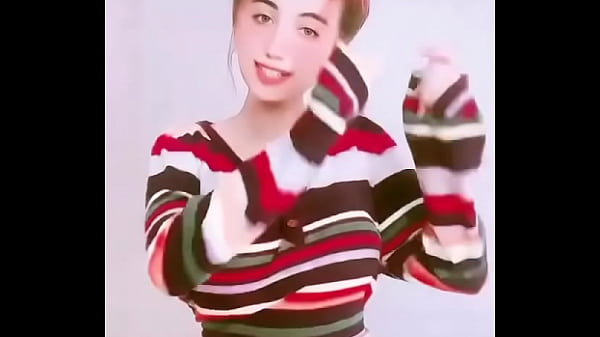 An Egyptian teenage girl plays with her body and shakes her tits