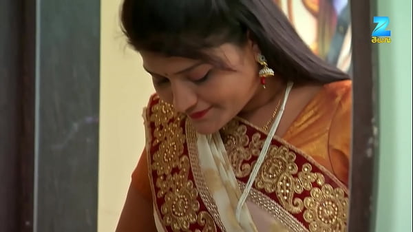 Hindi Serial Actress Deep and Hot Navel Show