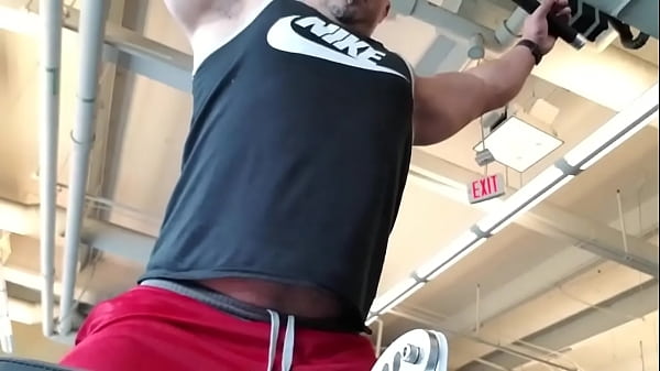 gave muscular zambrano