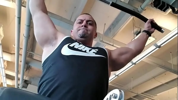 gave muscular zambrano