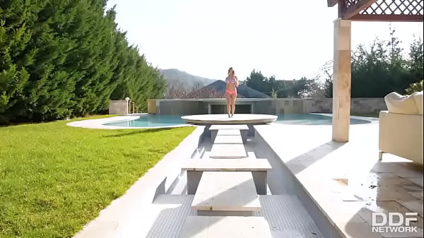 Dreamgirl Gets Her Toes Sucked