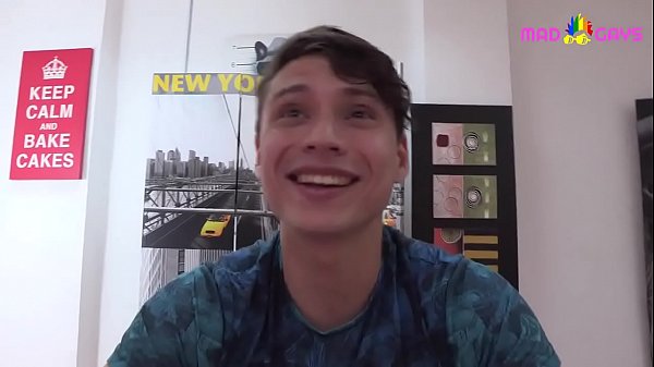 Download Video - Venezolano hetero inunda todo de esperma