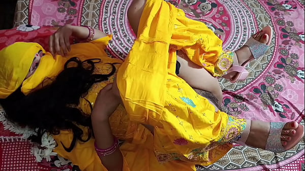 Desi Bhabhi's sex dirty talk Hindi audio