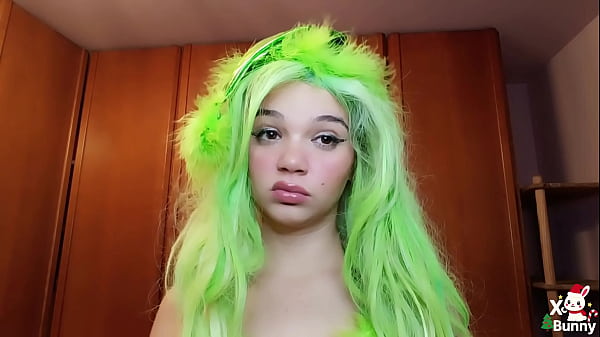 Grinchina's unimpressed faces while farting