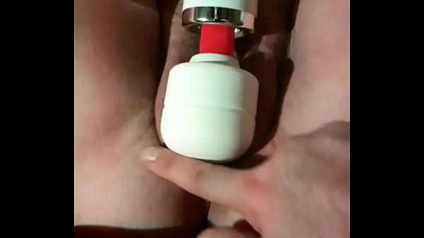 I play with my vibrator and I enjoy in fountain