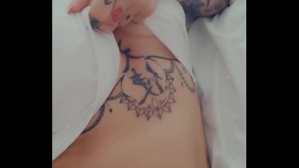 Bon mardi a tous ! Je vous embrasse ,un petit chaud privée, ça vous dit?