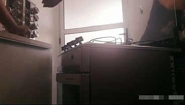 Slut Spreads Her Legs for the Delivery Man and Asks for Dick