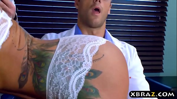 Download Video - Big curves MILF patient double penetrated by two doctors