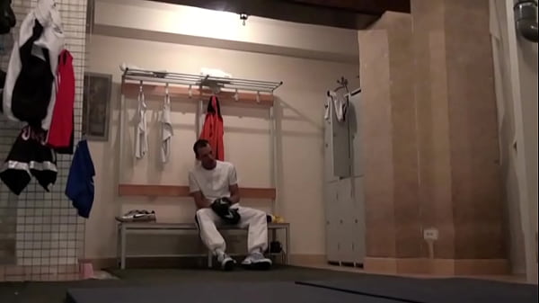 502 sportiv boy fucking ion public locker room a the sport
