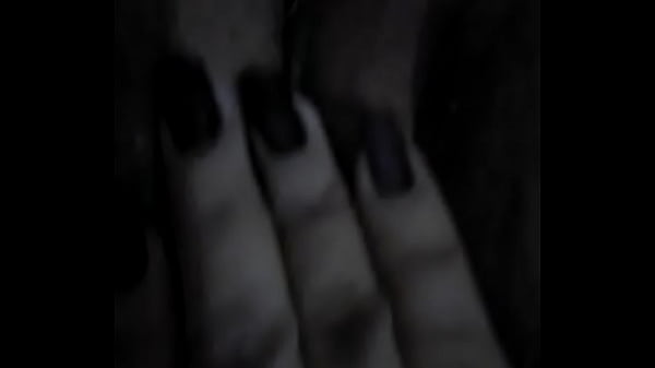 FINGERING WET PUSSY