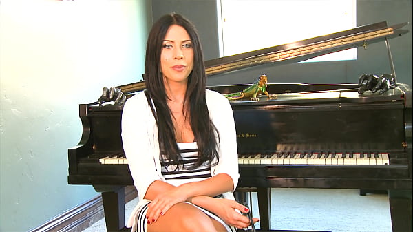 Joey Ambrosiano Fucks Her Daddiez Best Friend And Cums So Hard!