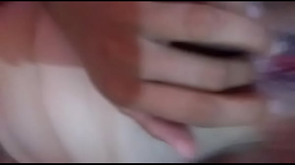 thumb blonde