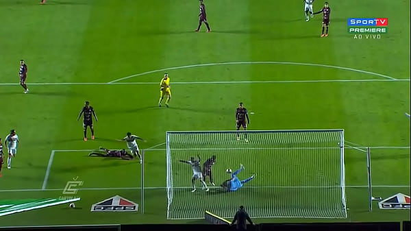 Pornographic pass by Martín Benítez and pablo don't waste he throws the ball with everything and irons the railway
