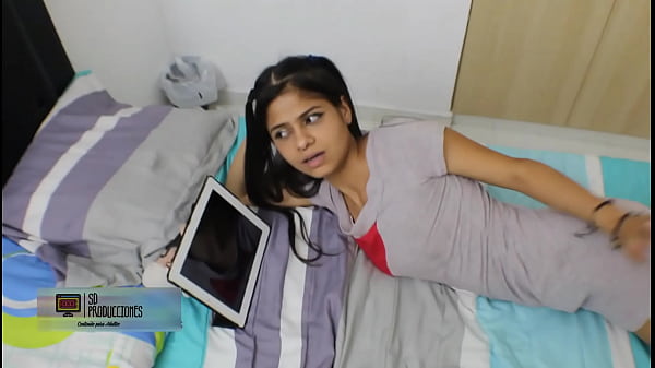 Download Video - Mi hermanastro se tomo un viagra por accidente y termino follandome-Porno en espa&ntilde;ol HISTORIA COMPLETA